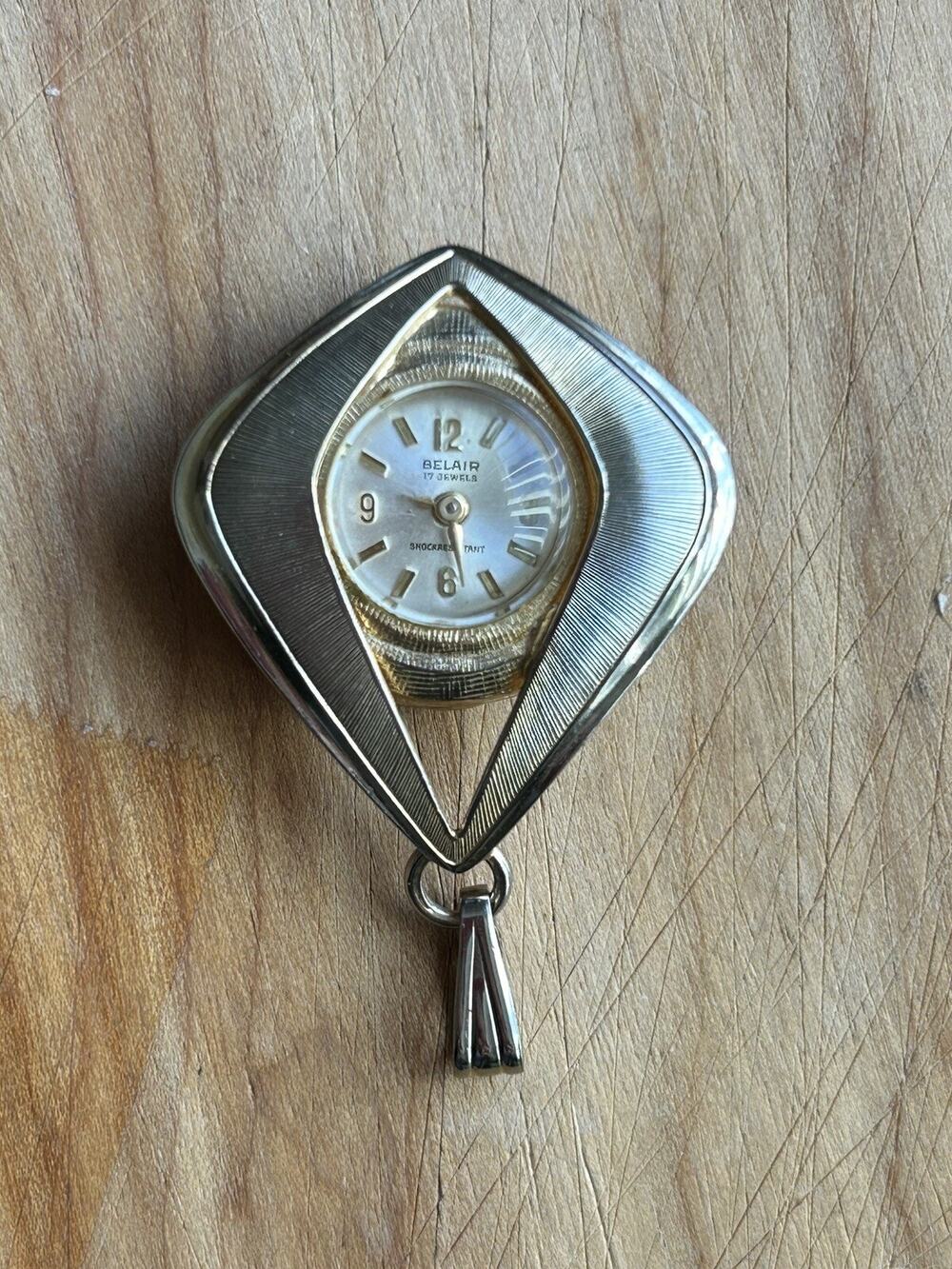 Pendant Necklace Belair 17 jewels Vintage Mechanical Works